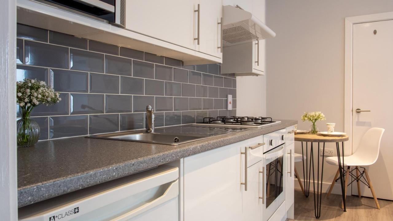 Modern Apartment With Free Parking And Wifi Stratford-upon-Avon Exteriör bild
