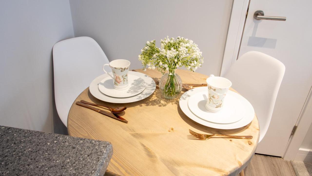 Modern Apartment With Free Parking And Wifi Stratford-upon-Avon Exteriör bild